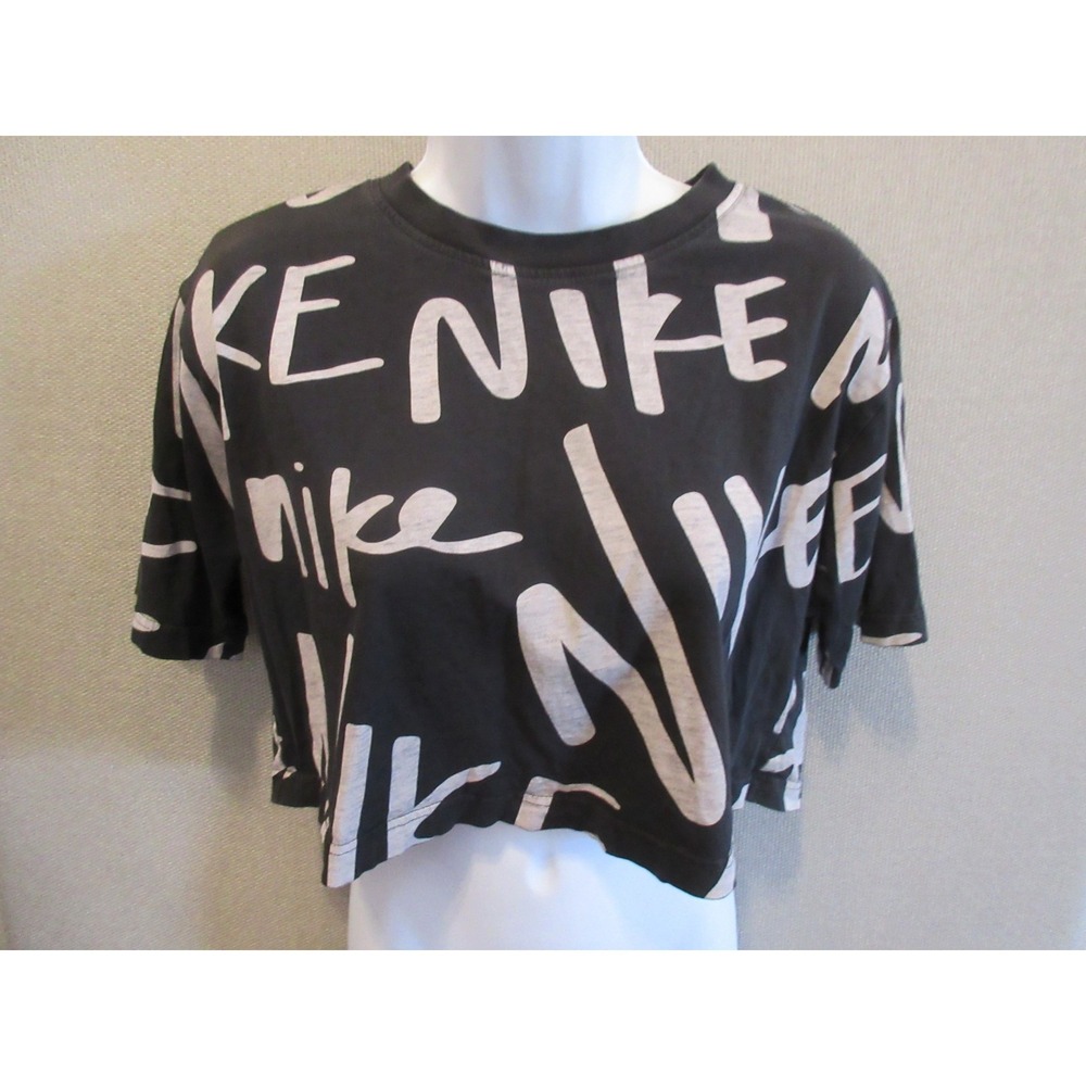 The Nike Tee NSW Size Small Cropped Cut Off Loose Fit Short Sleeve T-Shirt AOP